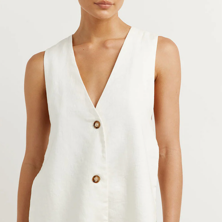 Bella Stride| Fiona™ - Sleeveless Buttoned Set
