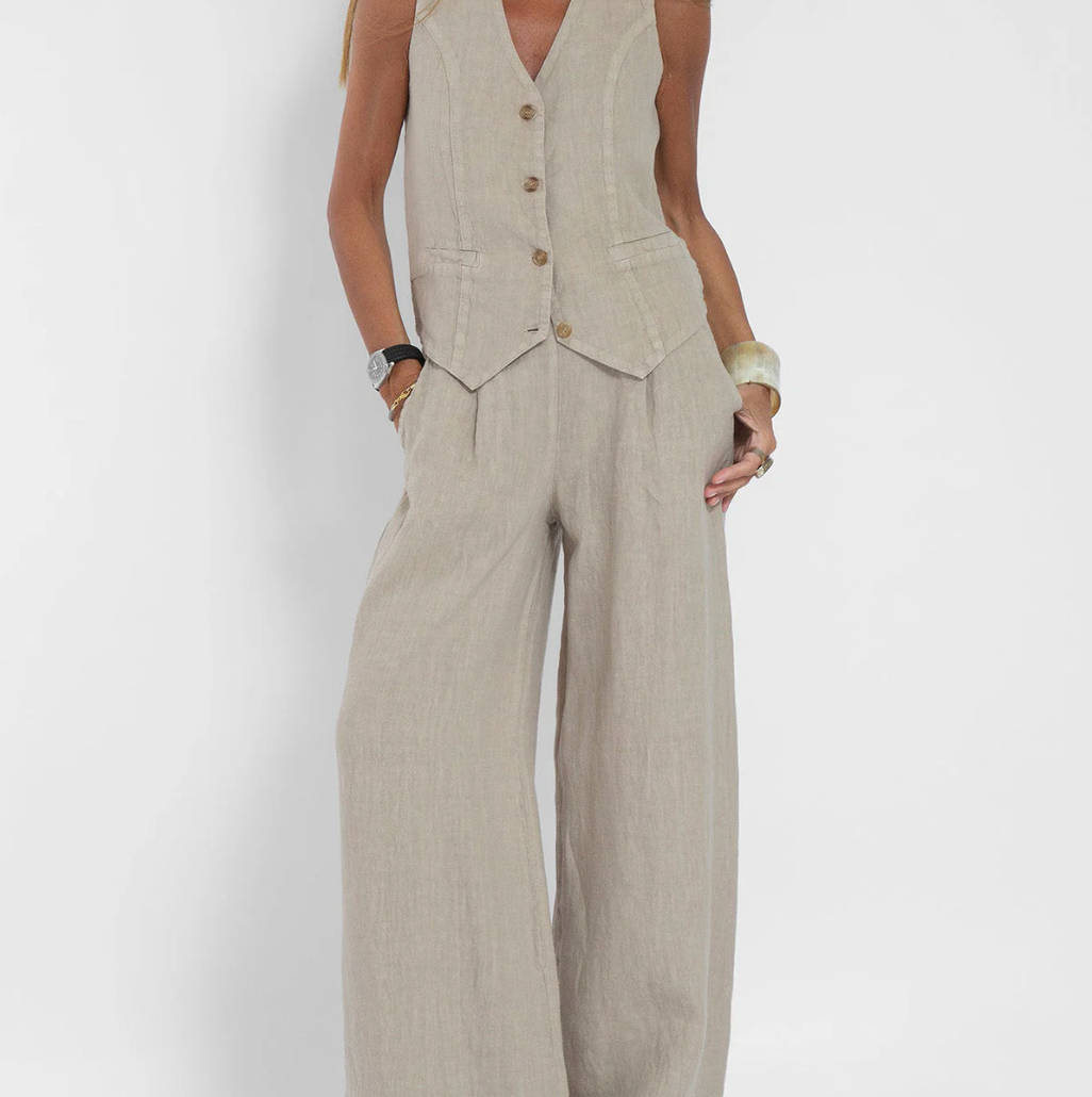 Bella Stride| Aira™ - Buttoned Vest & Wide-Leg Trousers Set