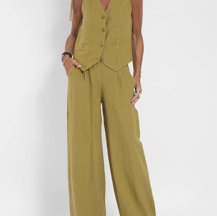 Bella Stride| Aira™ - Buttoned Vest & Wide-Leg Trousers Set