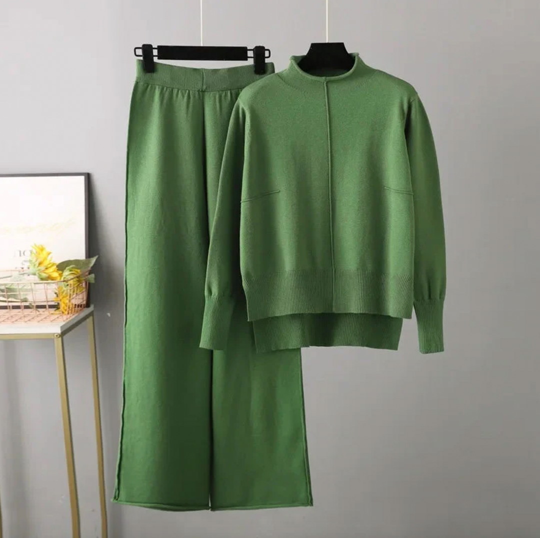 Bella Stride| Valentina- Knitted, thick and warm oversize jumper and trousers