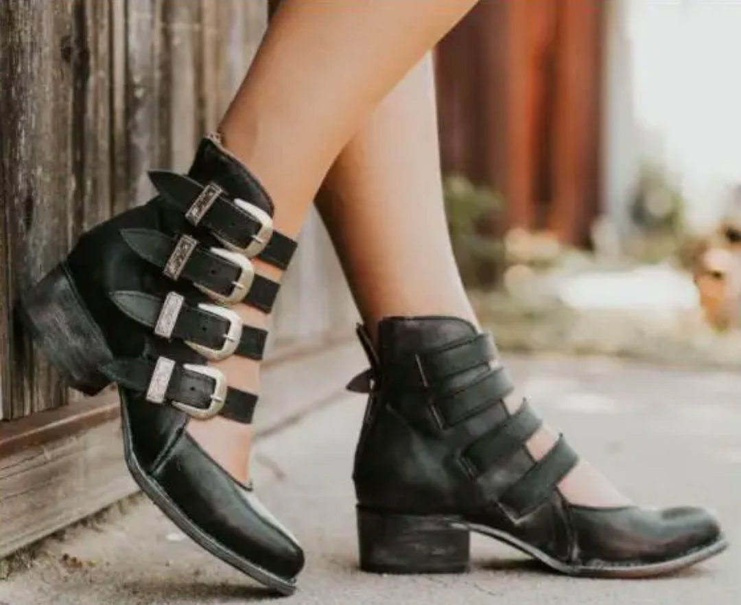 Bella Stride| Dixie™- Classic Vintage Leather Heels Featuring Buckle Detail
