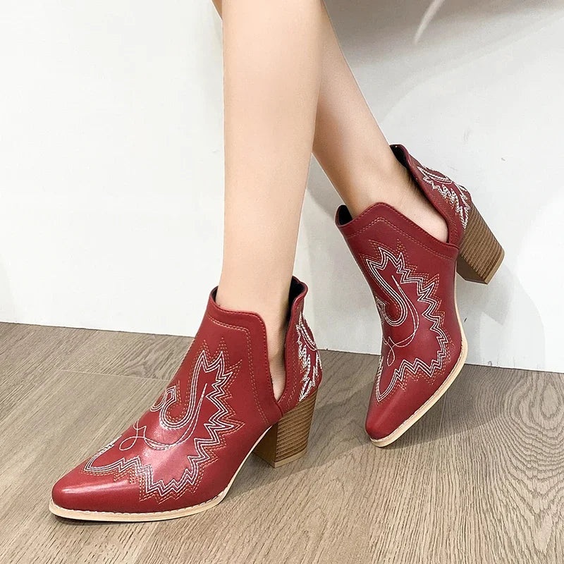 Avalance™| Sarianne Ankle Boots